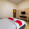 Отель RedDoorz Plus near Ramayana Pematangsiantar, фото 3