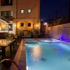 Отель Have a Marvelous Stay at the Landmark Suites, фото 1