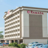 Отель Ramada by Wyndham Edmonton South в Эдмонтоне