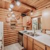 Отель 17mbr - Log  - Bbq - Pets Ok - Wifi - Sleeps 8 2 Bedroom Home by RedAwning, фото 3