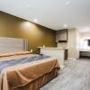 Отель Budget Host Inn and Suites, фото 2