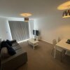 Отель Modern 2-bed Apartment in the Heart of Salford Quays, фото 5