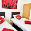 Отель Beautiful 2-bed Apartment Sleeps 5 in Birmingham, фото 18