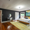 Отель The Mod Poppy Large Home 10 Minutes From it all, фото 9