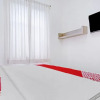 Отель OYO 90494 Stariez Residence Karawaci, фото 15