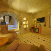 Отель Secret Hill Cave Suites, фото 40