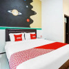 Отель OYO 90459 Kepuharjo Guest House, фото 19