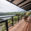 Отель Kingfisher's Perch - Takamatua Holiday Home, фото 22