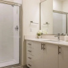 Отель Stunning Nulu 1BR Cozysuites 02, фото 22