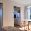 Отель Sun-Drenched 1 Bed Studio Apt Newtown Parking, фото 14