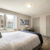 Отель Cozysuites - Stylish Apartment in Downtown Louisville, фото 4