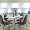 Отель Tudors eSuites Apartment with 4 Beds, фото 19