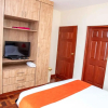 Отель Zoya - Homely 1 Bdrm Apartment, фото 2