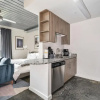 Отель Mid Main Lofts 4221 Elegant Modern Studio Loft Midtown, фото 14