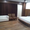 Отель ADB Rooms Hotel Surabhi International, фото 10