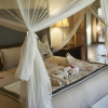 Отель Thamalakane River Lodge, фото 3
