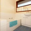 Отель 40 Thames Holiday Unit, фото 9