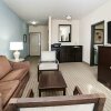 Отель La Quinta Inn & Suites by Wyndham DFW Airport West - Euless, фото 5