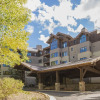 Отель Highlands Lodge 107 - Best Location For Ski School 3 Bedroom Condo by RedAwning, фото 36