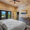 Отель The Hidden Owl Mountain Lodge 5 Bedroom Cabin by RedAwning, фото 11