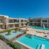 Отель Cozy studio in GCribs with pool - Golden Apartments, фото 1