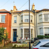 Отель Homely 1-bed Apartment in Vibrant Zone 3 London, фото 1