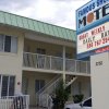 Отель Famous Shores Motel в Дейтона-Бич-Шорсе