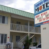 Отель Famous Shores Motel, фото 1