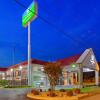 Отель SureStay Hotel by Best Western Lenoir City, фото 3