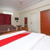 Отель OYO 29941 Hotel Hukum Palace, фото 10