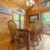 Отель Enchanted View Lodge, 3 Bedrooms, Sleeps 10, Pool Access, Mountain View, фото 9