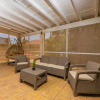 Отель Cozy Central 4br3ba Home w Pvt Pool Largegarden, фото 22