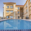 Отель La Quinta Inn & Suites Lake Charles Prien Lake Rd, фото 15