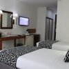 Отель Las Palmas Hotel de Manila, фото 13