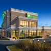 Отель Holiday Inn Hotel & Suites Red Deer South, an IHG Hotel в Иннисфейле