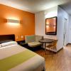 Отель Executive Inn & Suites, фото 6