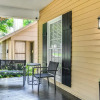 Отель Colorful Baton Rouge Home: Deck, Grill & Fire Pit, фото 19