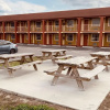 Отель Econo Lodge Inn & Suites Maingate Central, фото 41