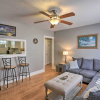 Отель Beautiful Galveston Apt w/ Deck < 3 Mi to Dtwn!, фото 6