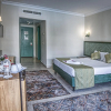 Отель Falcon Hills Hotel, фото 4