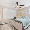 Отель Bright Cozy 2 Blocks to the Beach Parking, фото 6
