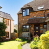 Отель Cosy Cottage in Beautiful South Downs Walk 2 Pub, фото 28