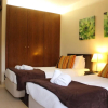 Отель Herdade dos Salgados 2 Bedrooms T2-12A-1D is located next to the entrance of Vila das Lagoas Albu, фото 3
