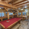 Отель Ern854 - Wagon Wheel Lodge - Great Location! Close To All The Action! 9 Bedroom Cabin by RedAwning, фото 31