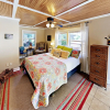 Отель Restored 1920s Home 2 Bedrooms 2 Bathrooms Home, фото 11