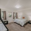 Отель 49sl - Hot Tub - Wifi - Fireplace - Sleeps 10 3 Bedroom Home by Redawning, фото 6
