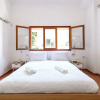 Отель Spacious 3BR Penthouse w Rooftop, фото 3