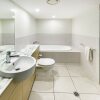 Отель Blue on Blue Apartment 815, фото 5