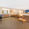 Отель Baymont Inn & Suites St. Ignace Lakefront, фото 14