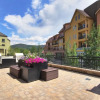 Отель Sweeping Summer Views 2br 2ba Slopeside  Near Downtown 2 Bedroom Condo by RedAwning, фото 17